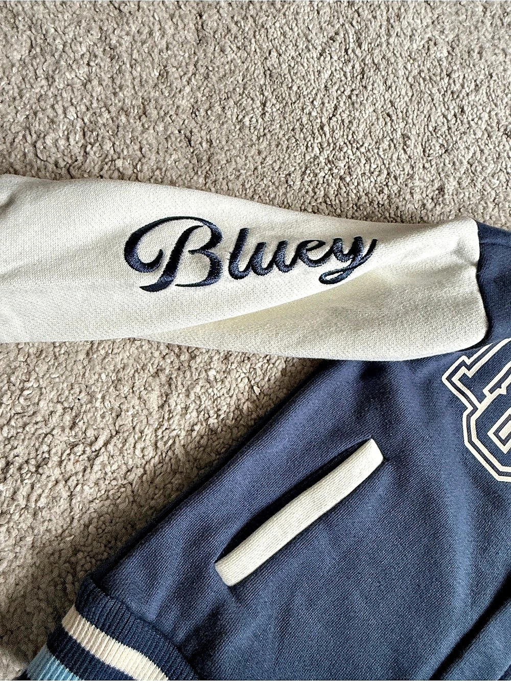 Bluey Varsity Blue jacket Kids Boys 3T Like New - Picture 5 of 6